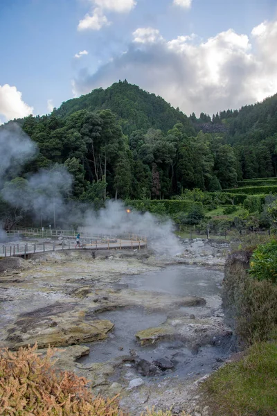 走在亚速尔群岛上 发现圣米格尔岛 亚速尔 葡萄牙 Furnas — 图库照片