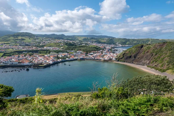 Azores takımadalarında yürüyün. Faial Adası 'nın keşfi, Azores. Portekiz. Avrupa.