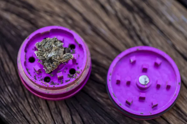 Piece Marijuana Herb Grinder Ready Crushed Smoked Selective Focus — Stock Photo, Image