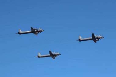 Gökyüzünde savaş uçakları