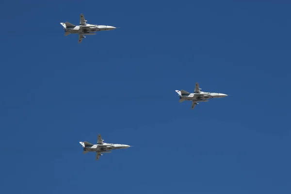 Боевые Самолеты Небе — стоковое фото