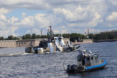 Saint Petersburg 2020 'de savaş gemisi günü