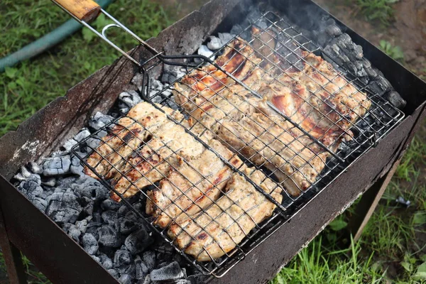 グリルの上の肉 — ストック写真