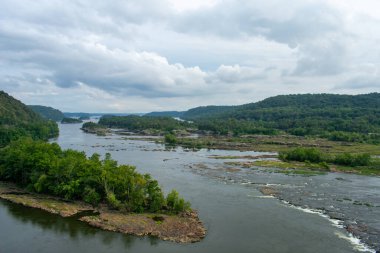 Norman Wood Köprüsü 'nün üstünden Susquehanna Nehri' nin manzarası