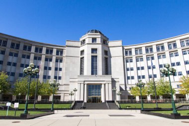 Lansing, Michigan, Amerika Birleşik Devletleri - 17 Ağustos 2018: Hall Lansing olduğu şehir merkezinde inşa adalet ev sahipliği Michigan Anayasa Mahkemesi