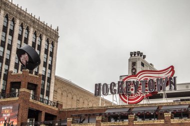 Detroit, Michigan, Amerika Birleşik Devletleri - 28 Mart 2018: The Hockeytown Cafe Detroit'in en iyi spor bar seçildi. Detroit Tigers ve Red Wings hatıra özellikleri ve Illitch aile tarafından işletilen
