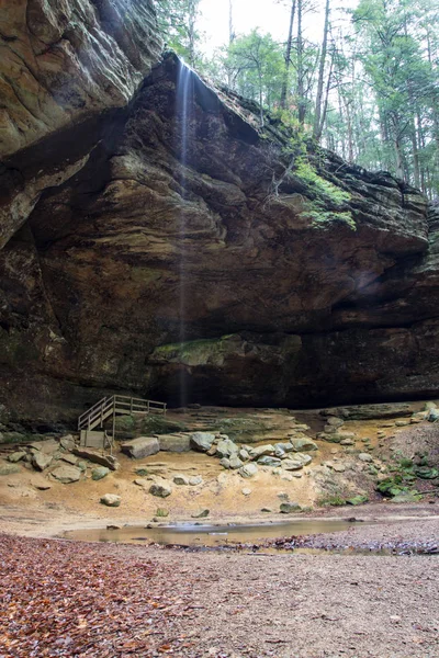 Ash Cave Seasonal Spring Waterfall Located Vertical Orientation Hocking Hills — Stock Photo, Image