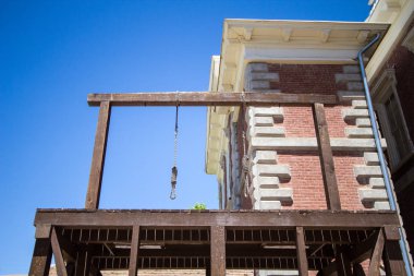 Hangmans Gallows And Noose. Hanging gallows at the Cochise County Courthouse in Tombstone, Arizona. The building is a state owned historic site and not a private owned property or residence. 