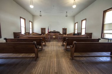 Mahkeme Salonu İç. Şimdi Tombstone, Arizona bir devlet tarihi park olarak hizmet veren kırsal adliye içinde.