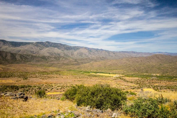 Arizona Wüstenlandschaft Trockene Wüstenlandschaft Mit Den Tucson Bergen Horizont — Stockfoto