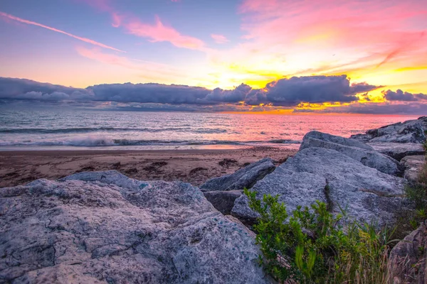 Great Lakes Sunrise Landscape Orizzonte Dell Alba Sulla Costa Rocciosa — Foto Stock