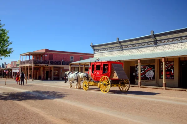 Tombstone Arizona Eua Maio 2019 Stagecoach Cowboy Garota Salão Nas — Fotografia de Stock