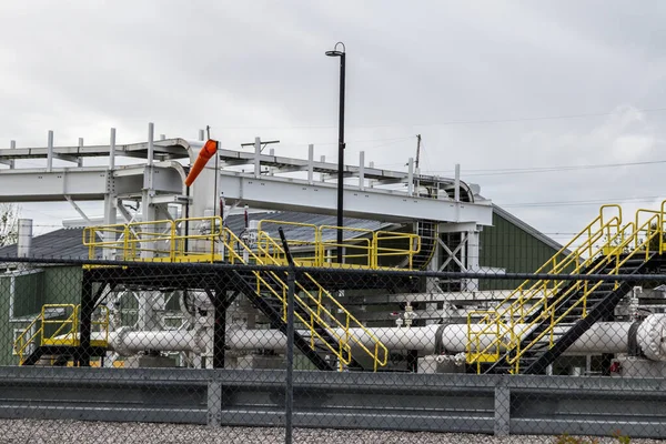 美国密歇根州麦基诺市 2020年5月30日 恩布里奇公司 Enbridge Inc 位于麦基诺海峡的加油站外 该公司将加拿大近三分之二的原油出口到美国 — 图库照片