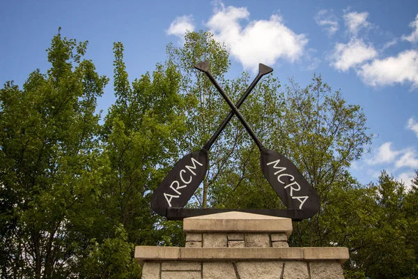 Oscoda Michigan Estados Unidos Julio 2020 Monumento Maratón Canoa Sable — Foto de Stock