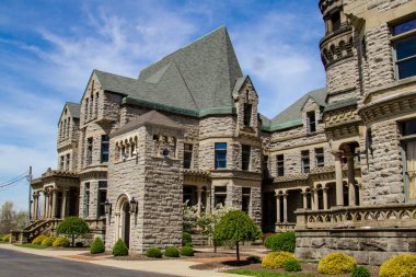 Mansfield, Ohio, ABD - 18 Nisan 2017: Tarihi Ohio Eyalet Islahevi 'nin dışı. 1886 'da inşa edilen hapishane 1990' da kapatıldı ve şimdi halka turlar sunan popüler bir turizm merkezi haline geldi..