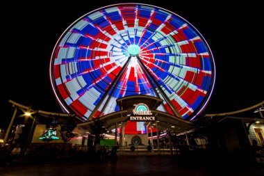 Güvercin Forge, Tennessee, ABD - 15 Mayıs 2017: Pigeon Forge, Tennessee 'deki Büyük Dumanlı Dağ Gökyüzü Tekerleği.
