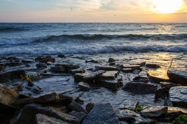 Rocky Coastal Sunrise Landskap Solnedgång Över Horisonten Längs Den Steniga — Stockfoto