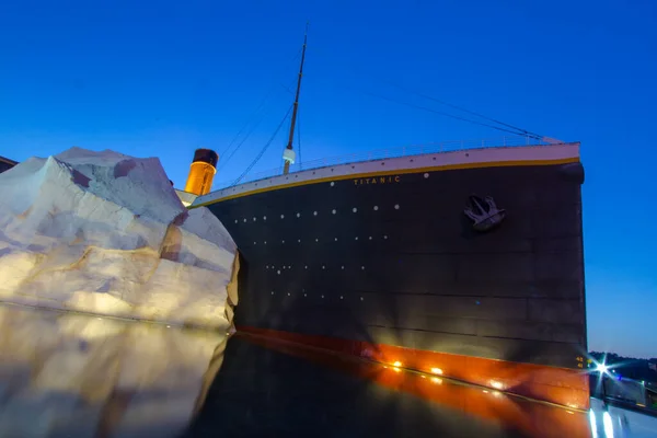 Pigeon Forge Tennessee Eua Exterior Museu Titanic Completo Com Iceberg — Fotografia de Stock