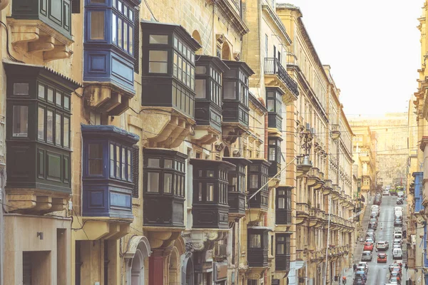 Malta Valeta Fachada Tradicional Casa Con Areniscas Balcones Cubiertos — Foto de Stock