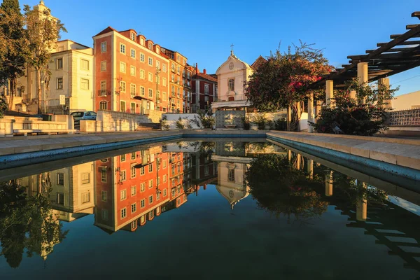 Edificios Coloridos Con Reflejo Casco Antiguo Lisboa Portugal —  Fotos de Stock