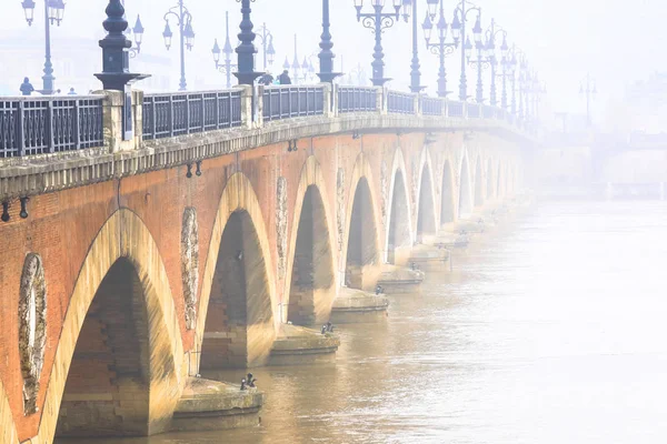 Мост Пон Пьер Туманный День Бордо Франция — стоковое фото