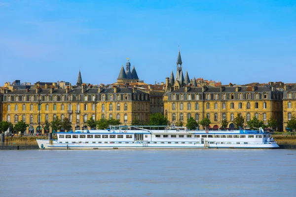 Vista Cidade Velha Cidade Bordeaux Típica Edifícios Outro Lado Rio — Fotografia de Stock