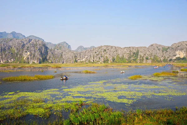 Vanlong Přírodní Rezervace Ninhbinh Vietnam Březen 2018 Turisté Cestují Kolem — Stock fotografie