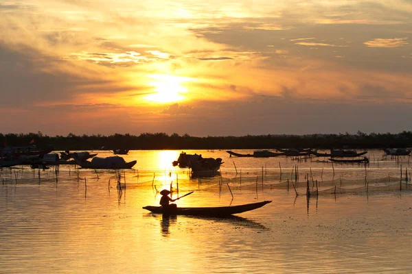 Salida Del Sol Sobre Laguna Quang Loi Ciudad Hue Vietnam — Foto de Stock