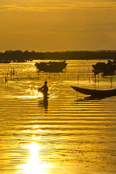 Salida Del Sol Sobre Laguna Quang Loi Ciudad Hue Vietnam —  Fotos de Stock