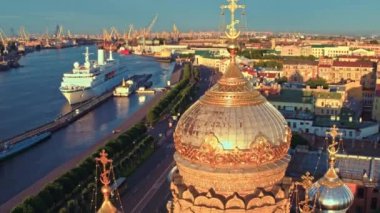  St. Petersburg 180 'in hava manzarası