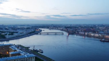  St. Petersburg 185 'in hava manzarası.