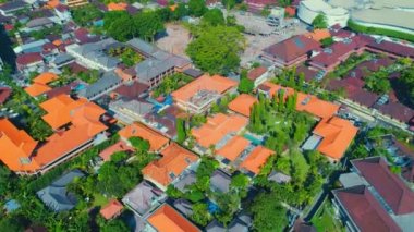 Hint Okyanusu 8 'deki Bali şehrine bakan uçuş