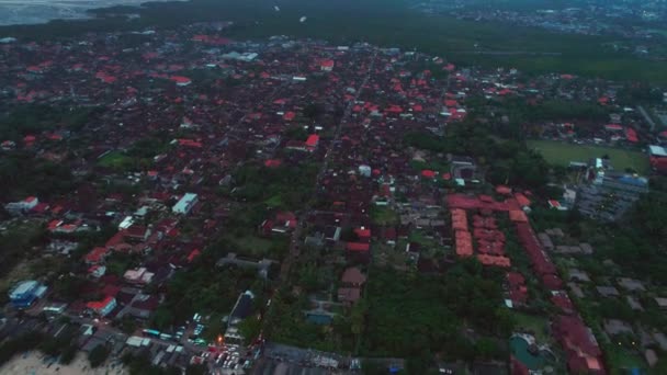 Repülés kilátással a város Bali az Indiai-óceánon 18 — Stock videók