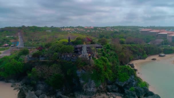 Flug über der Stadt Bali am Indischen Ozean 27 — Stockvideo