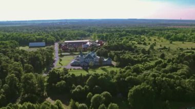 St. Petersburg 'un banliyölerindeki şehir manzarası