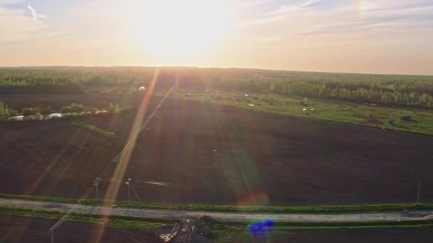 Vol au-dessus des champs dans la banlieue de Saint-Pétersbourg 84 — Video