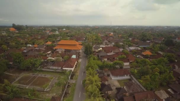 Traditionelle Siedlung auf der Insel Bali im Indischen Ozean 3 — Stockvideo