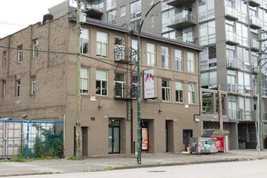 Vancouver, Kanada - 4 Temmuz 2020: Vancouver şehir merkezindeki American Hotel binası