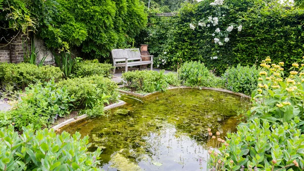 Bahçe tasarım su elemanları ile