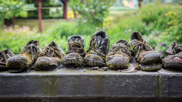 Çok eski iş ayakkabıları — Stok fotoğraf