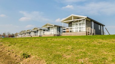 Modern ahşap tatil evleri