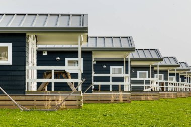 Modern ahşap tatil evleri