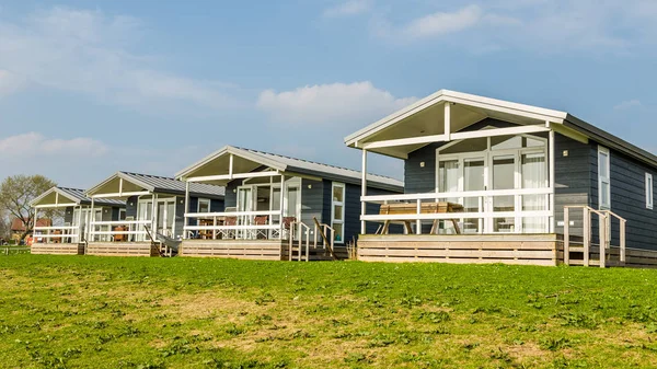 Modern ahşap tatil evleri