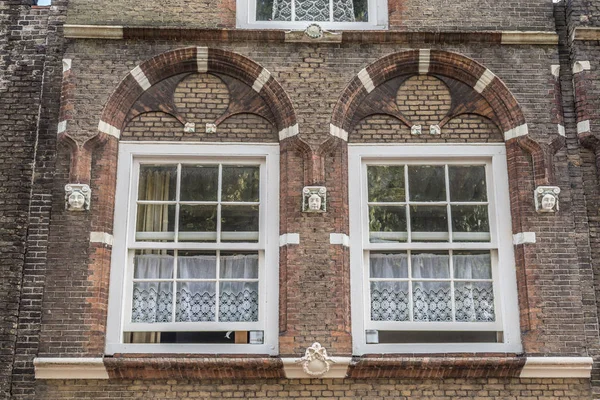 Geleneksel dantel perde