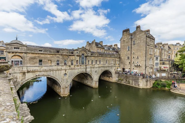 Staré Pulteney Bridge v Bath, Somerset, Velká Británie — Stock fotografie