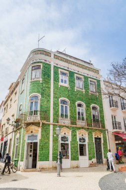 Lagos, Portekiz - 22 Nisan 2017: Sokak görünümü Alga Lagos