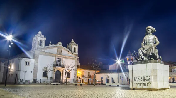 Lagos, Portugal - Avril, 18, 2017 : Vue de nuit place de la ville de la — Photo