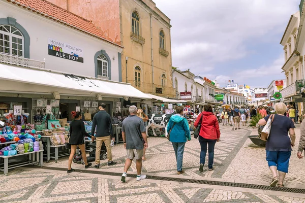 Αλμπουφέιρα, Πορτογαλία - Απριλίου 21, 2017: Οδός δείτε Albufeira στην — Φωτογραφία Αρχείου