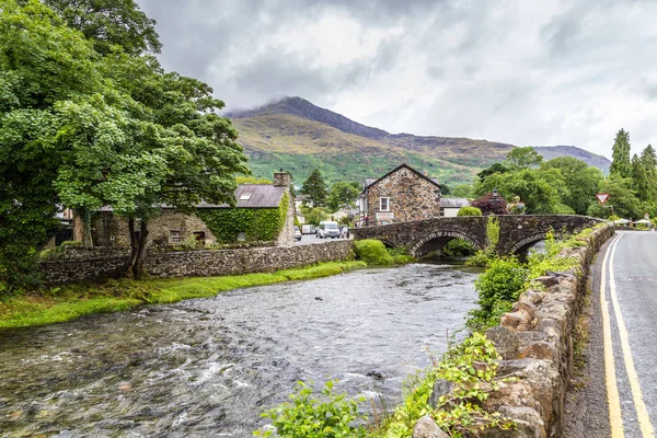 Beddgelert stad in Snowdonia Np, Wales, Verenigd Koninkrijk — Stockfoto