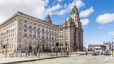 Liverpool 'daki Streetview Royal Liver Binası